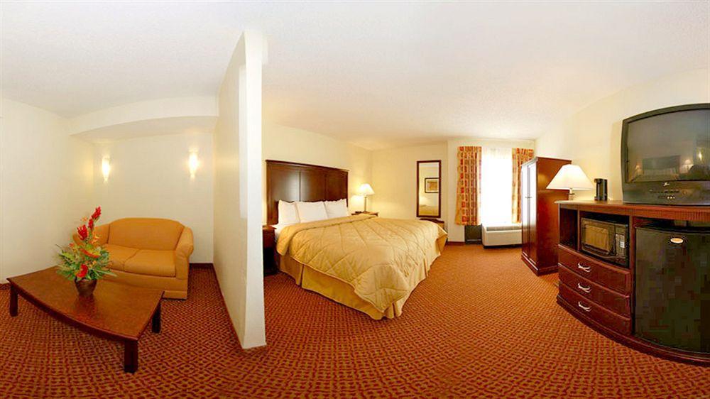 Comfort Inn Birmingham Homewood Exterior photo